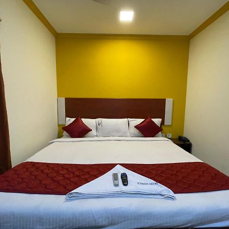 Skyry Hotels Adyar Chennai Exteriör bild
