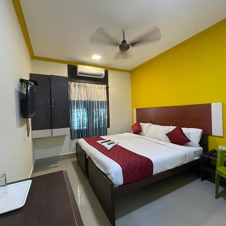 Skyry Hotels Adyar Chennai Exteriör bild