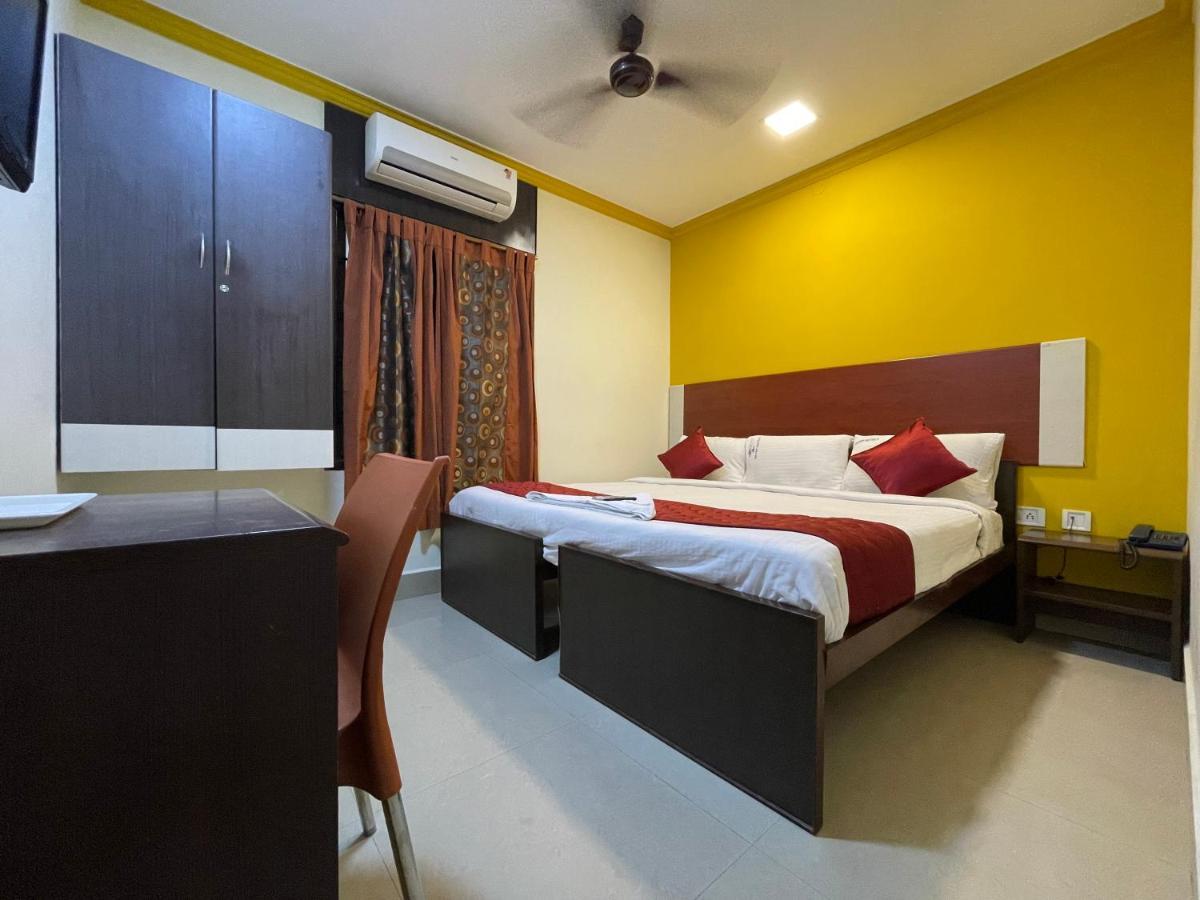 Skyry Hotels Adyar Chennai Exteriör bild