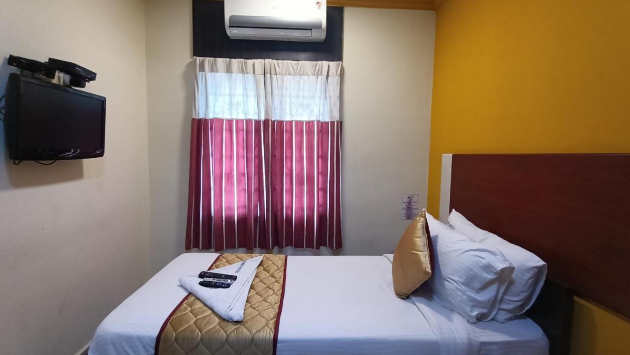 Skyry Hotels Adyar Chennai Exteriör bild